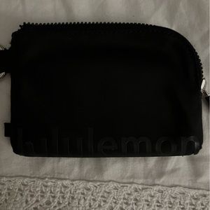 Lulu Lemon 🍋 card and key case